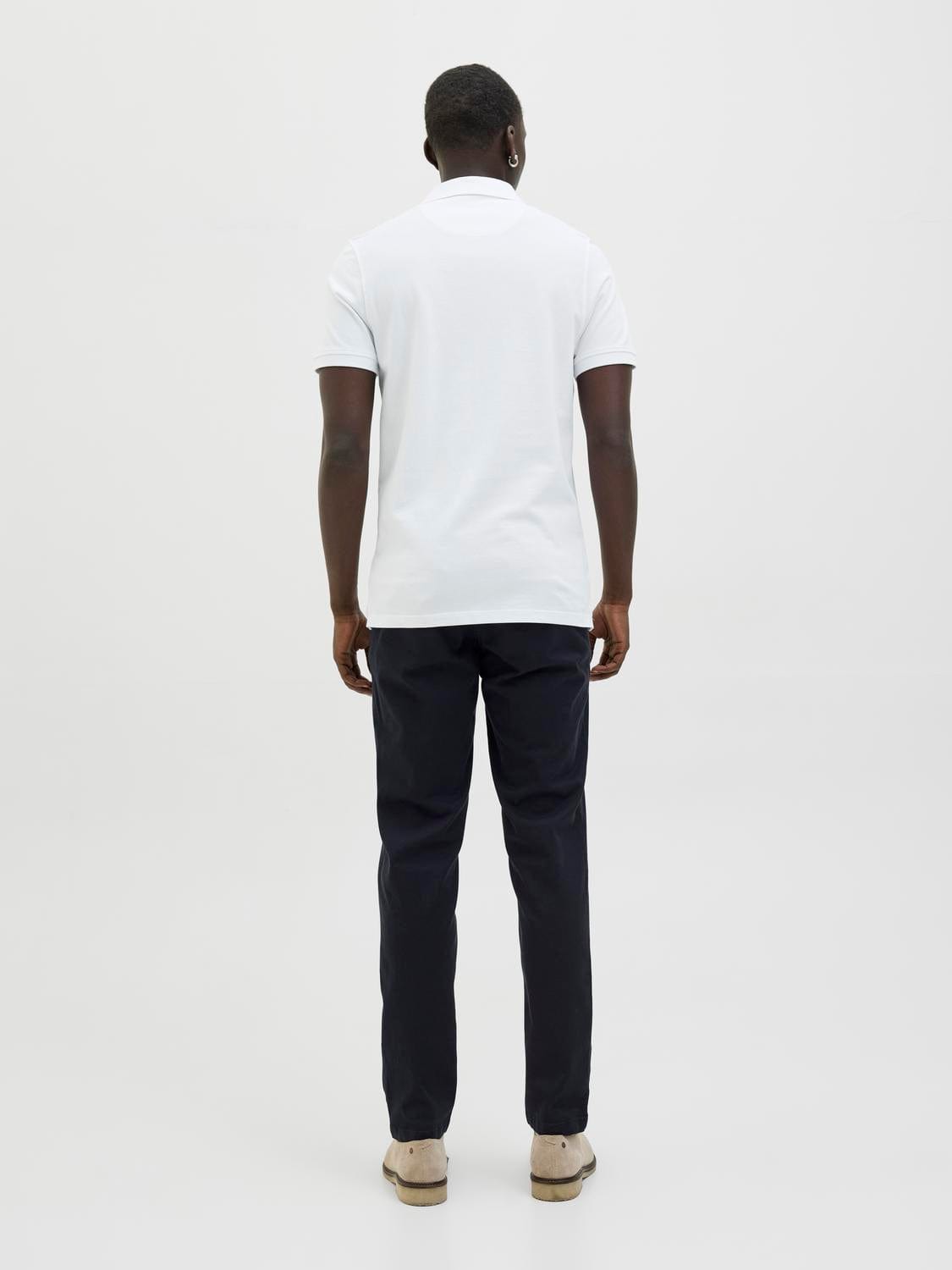 model_shot-back